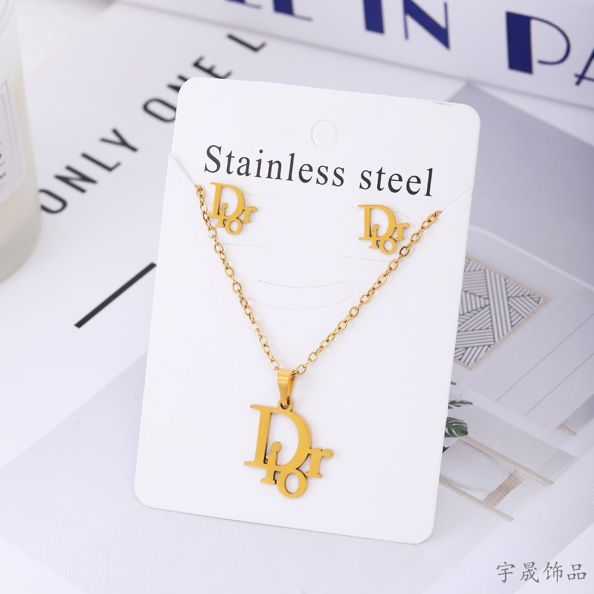 numeral pendant Necklace